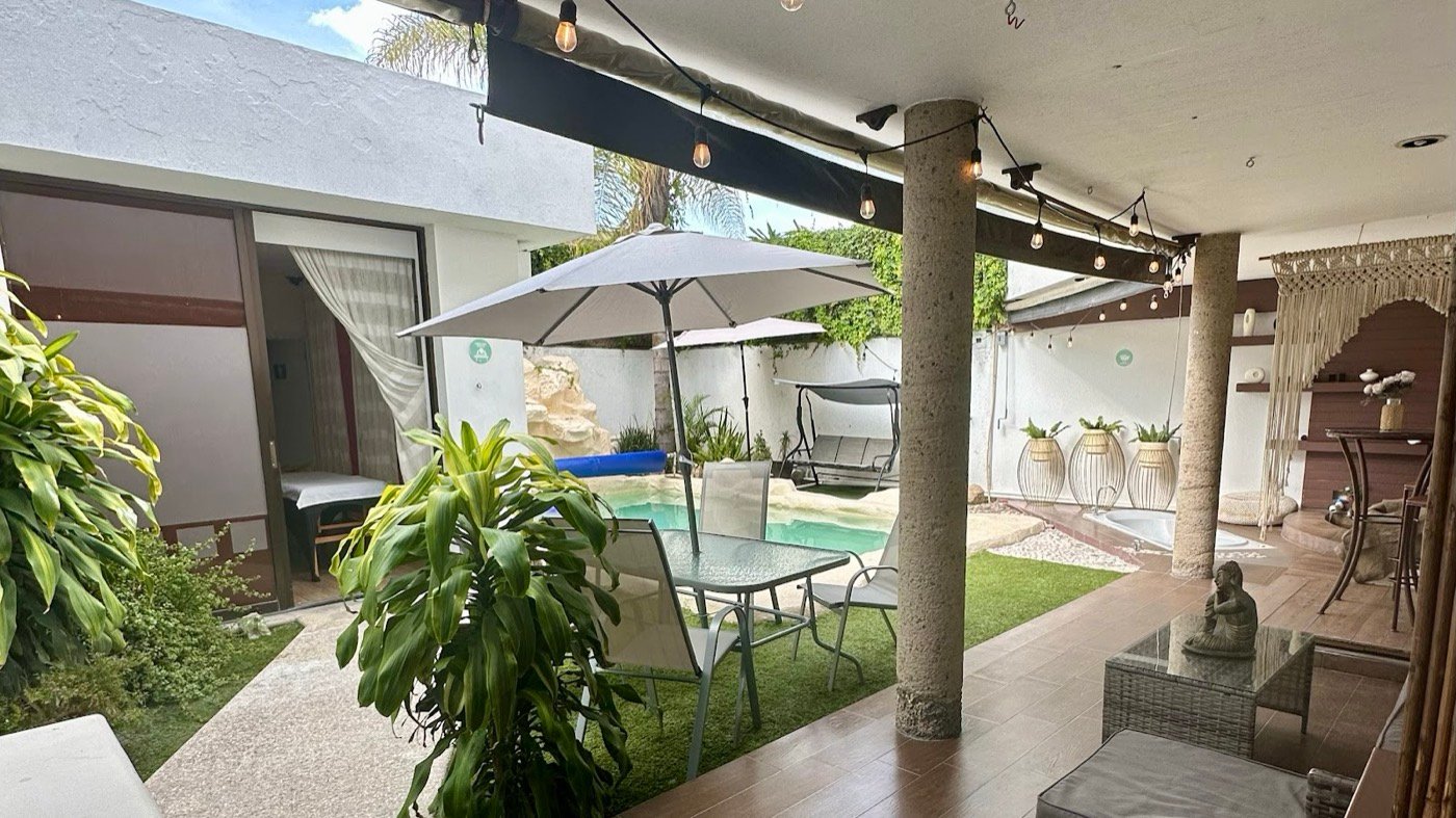 Jardín y terraza del spa